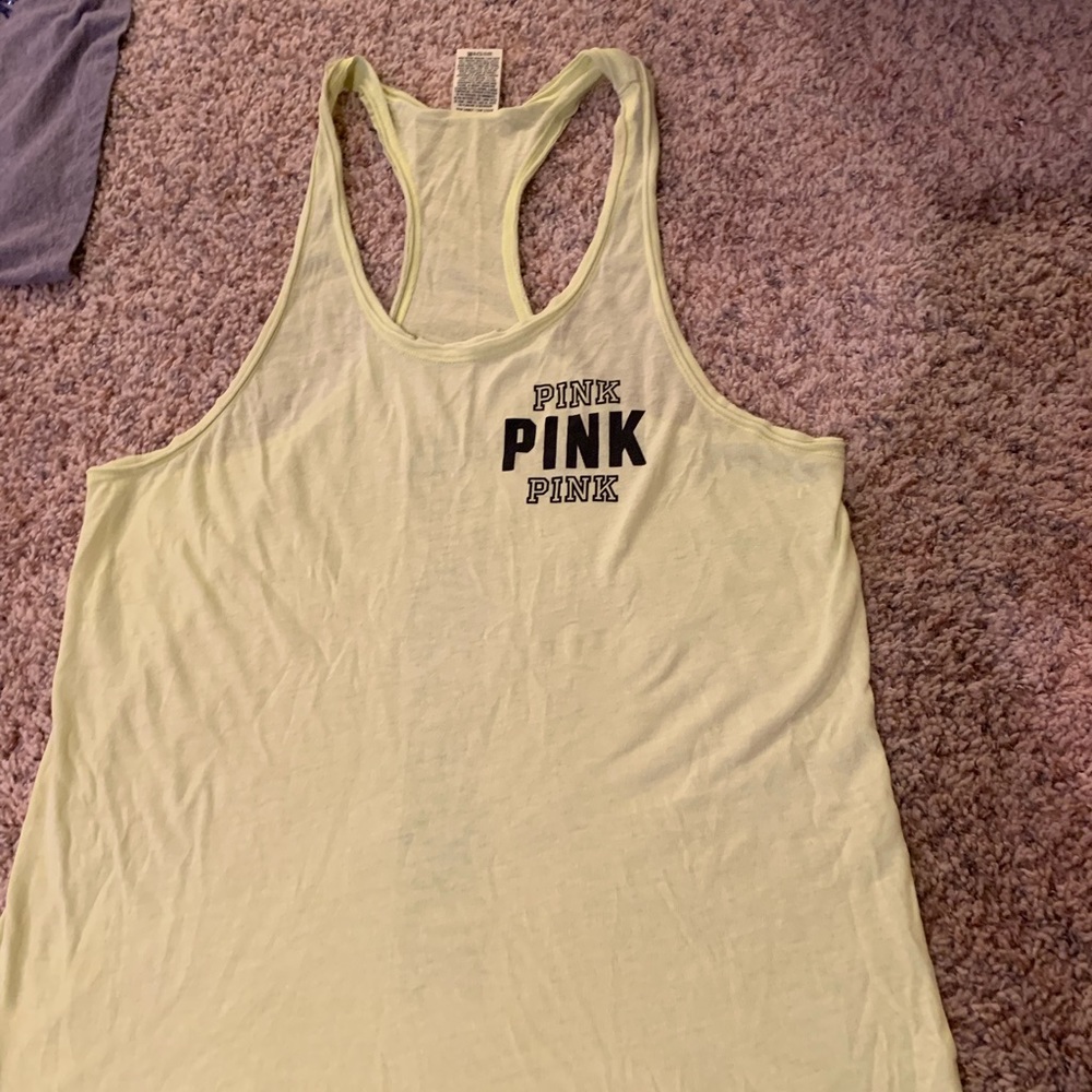 vs pink tank